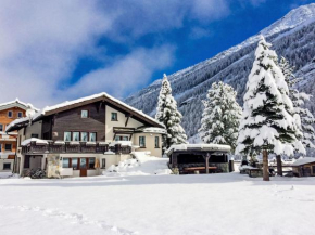 Apartment Chalet Sunstar Klein by Interhome